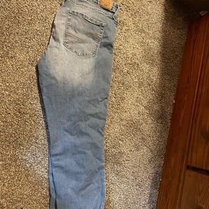 Women Levi Jean capris